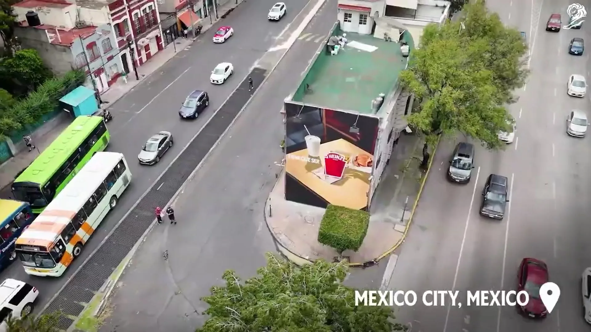 La campaña de Heinz en un soporte publicitario de São Paulo.